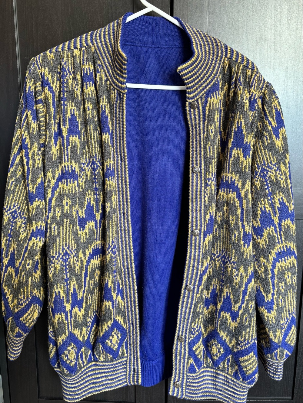 Vintage knitted cardigan/sweater